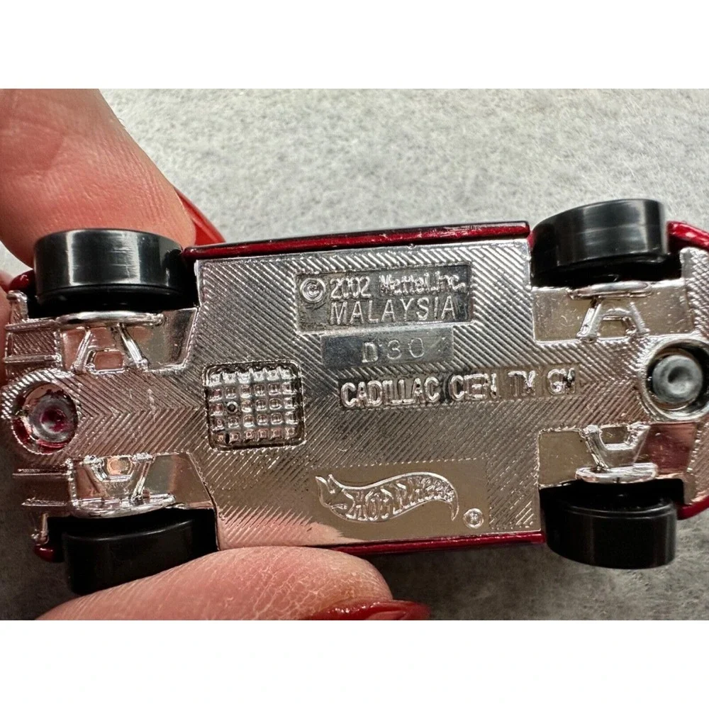 Hot Wheels 2002 Cadillac CEN, Metal Flake Red, 2011-10 pack,‎ Metal Body, #482